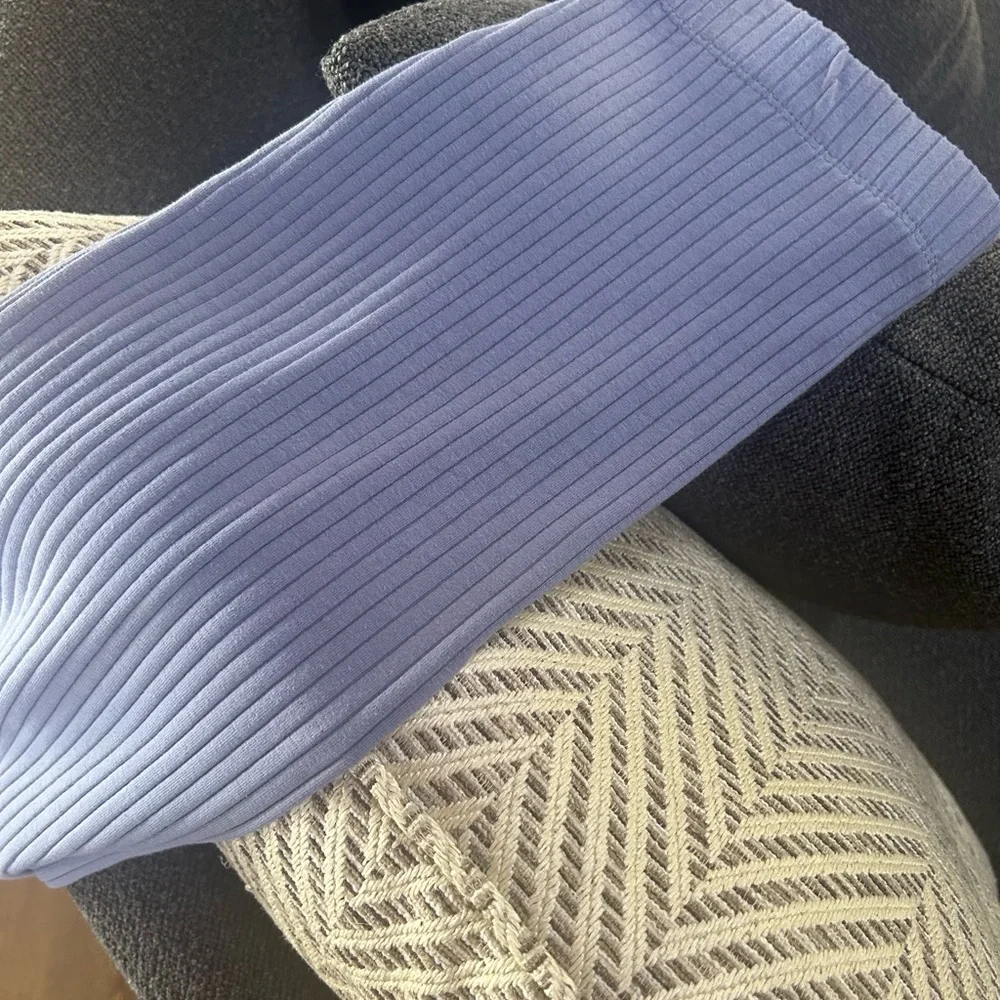 Zara Ribbed Periwinkle Midi Skirt Stretch Knit Back Slit Size Medium - Picture 4 of 9
